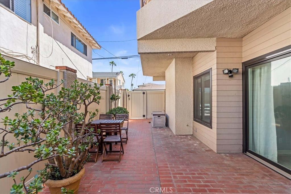 512 Esplanade 103