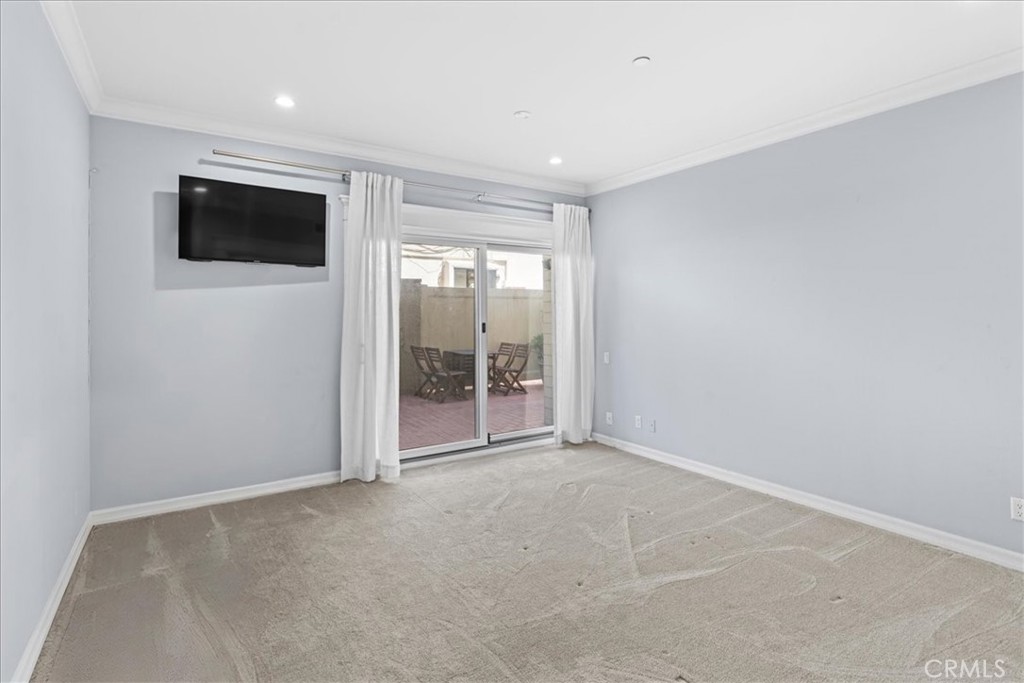 512 Esplanade 103