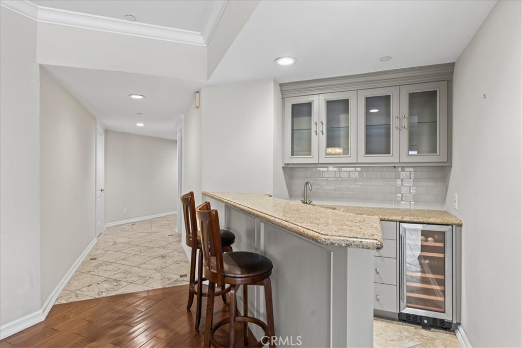 512 Esplanade 103