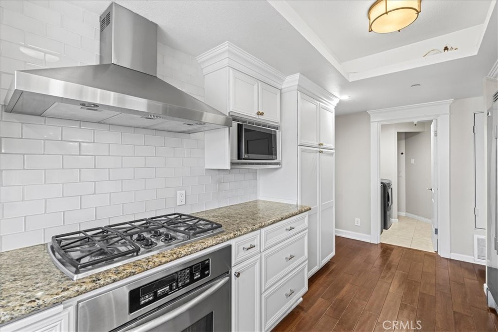 512 Esplanade 103