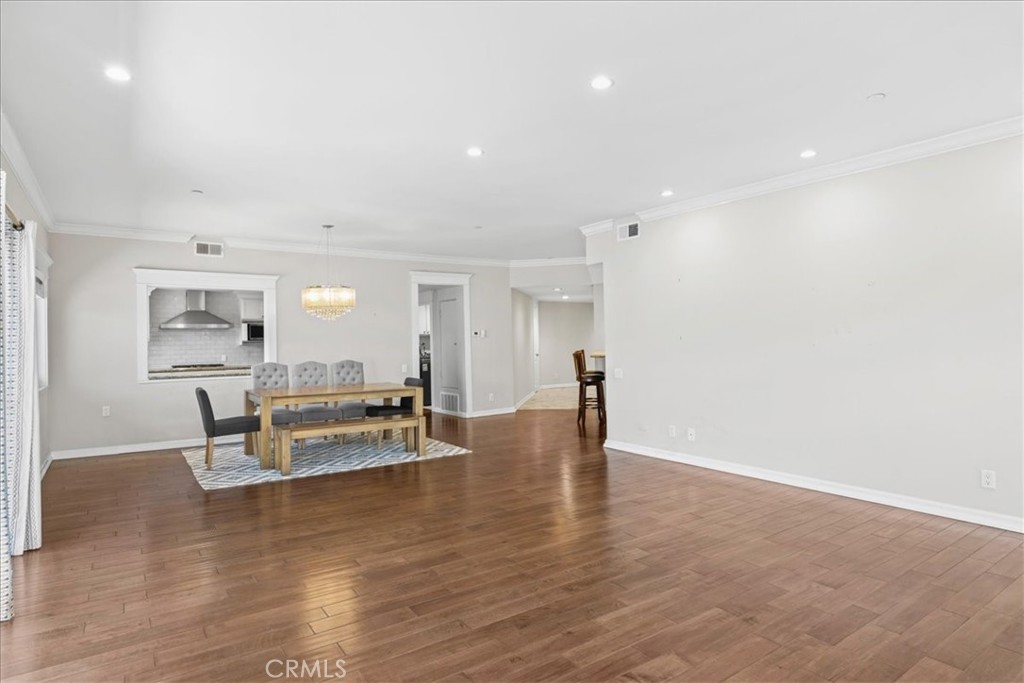 512 Esplanade 103
