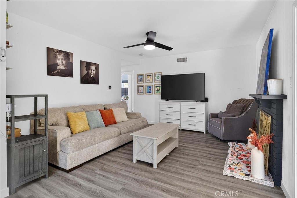16916 S Catalina