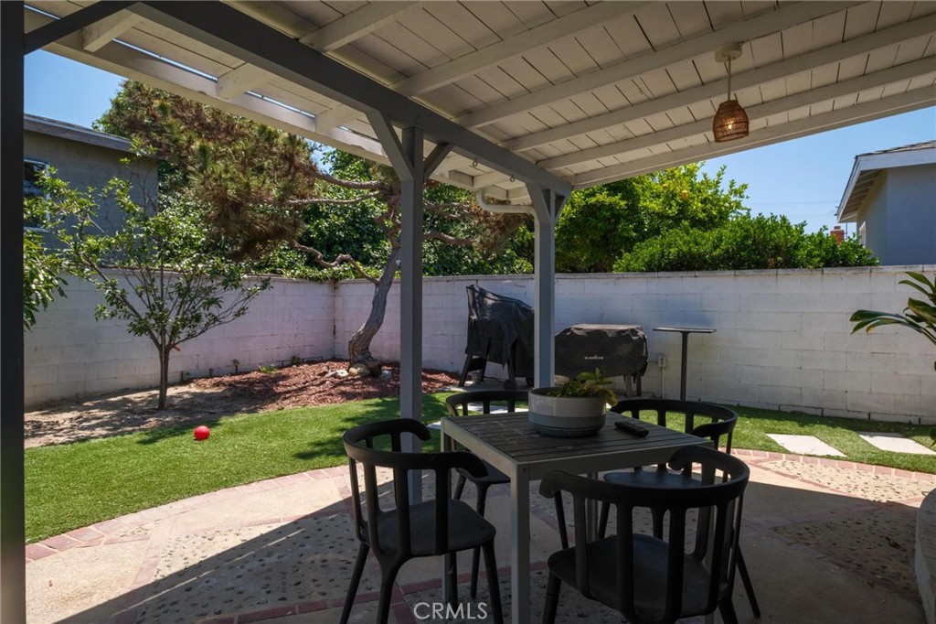 16916 S Catalina