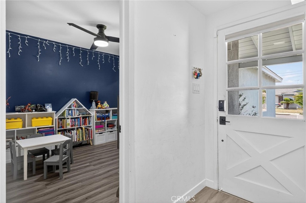 16916 S Catalina