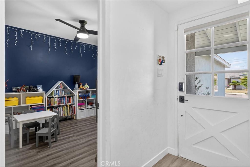 16916 S Catalina