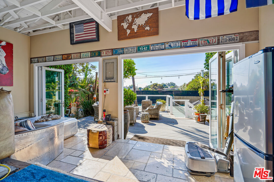 6712 Portshead Rd Unit: Cottage