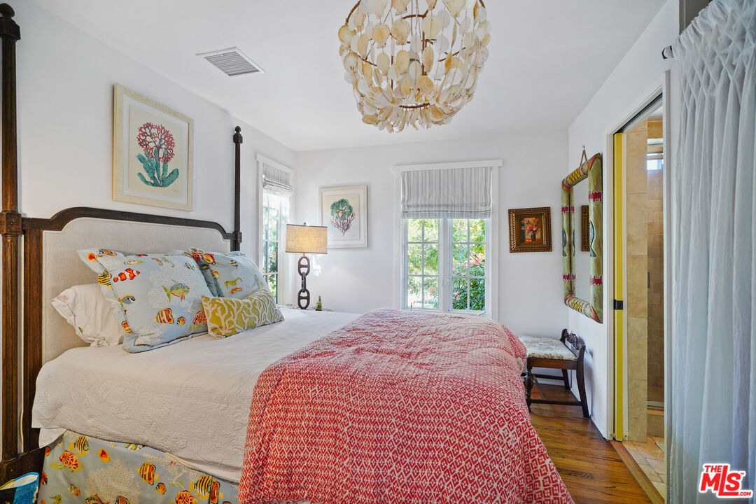 6712 Portshead Rd Unit: Cottage