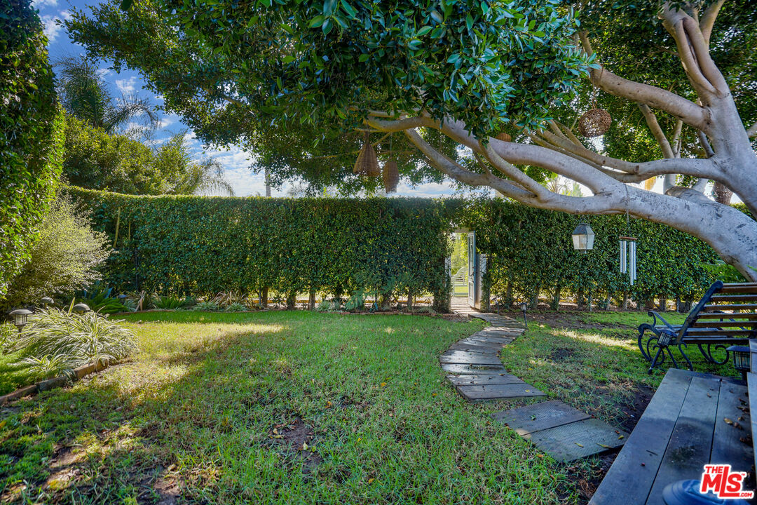 6712 Portshead Rd Unit: Cottage