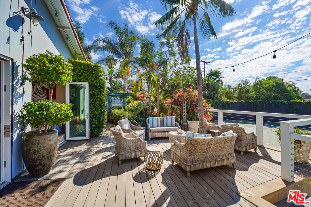 6712 Portshead Rd Unit: Cottage