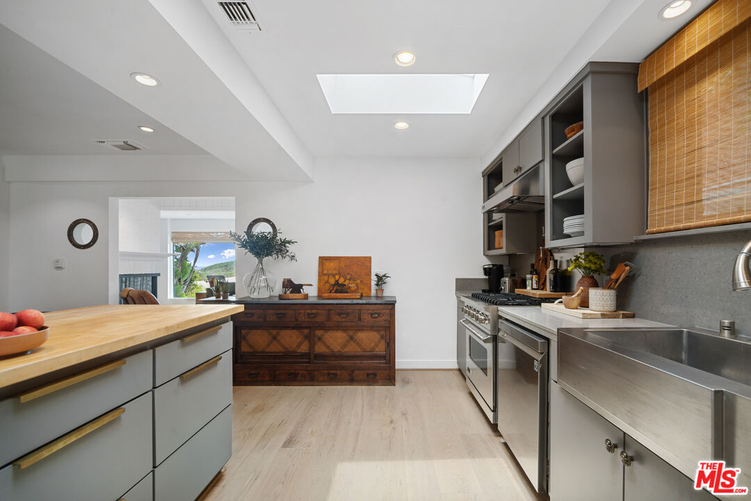 31008 Broad Beach Rd