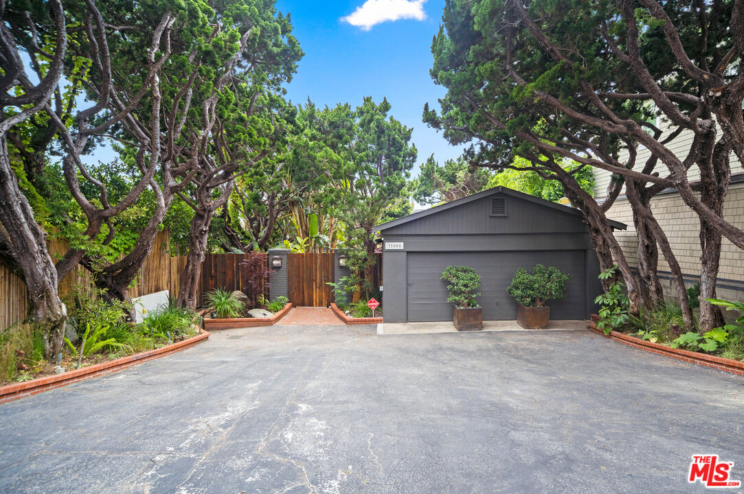 31008 Broad Beach Rd