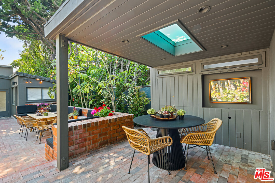 31008 Broad Beach Rd