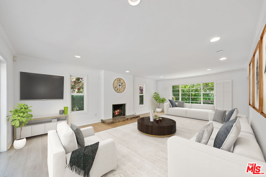 30600 LAS ESTRELLAS DR