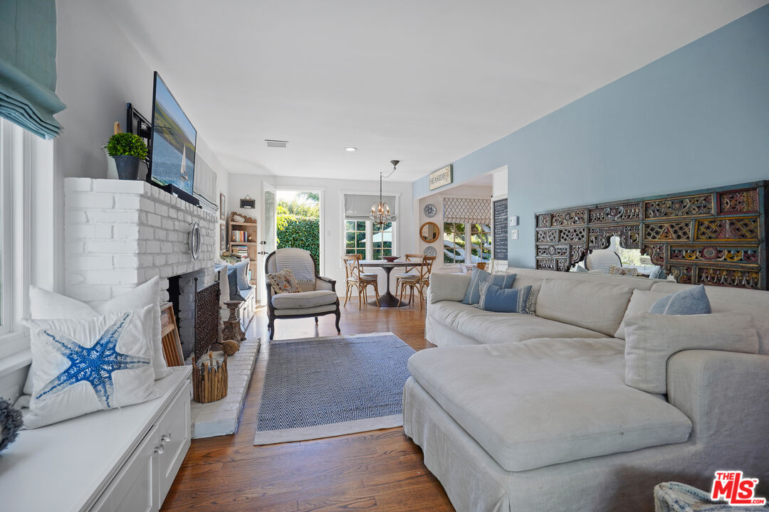 6712 Portshead Rd Unit: Cottage