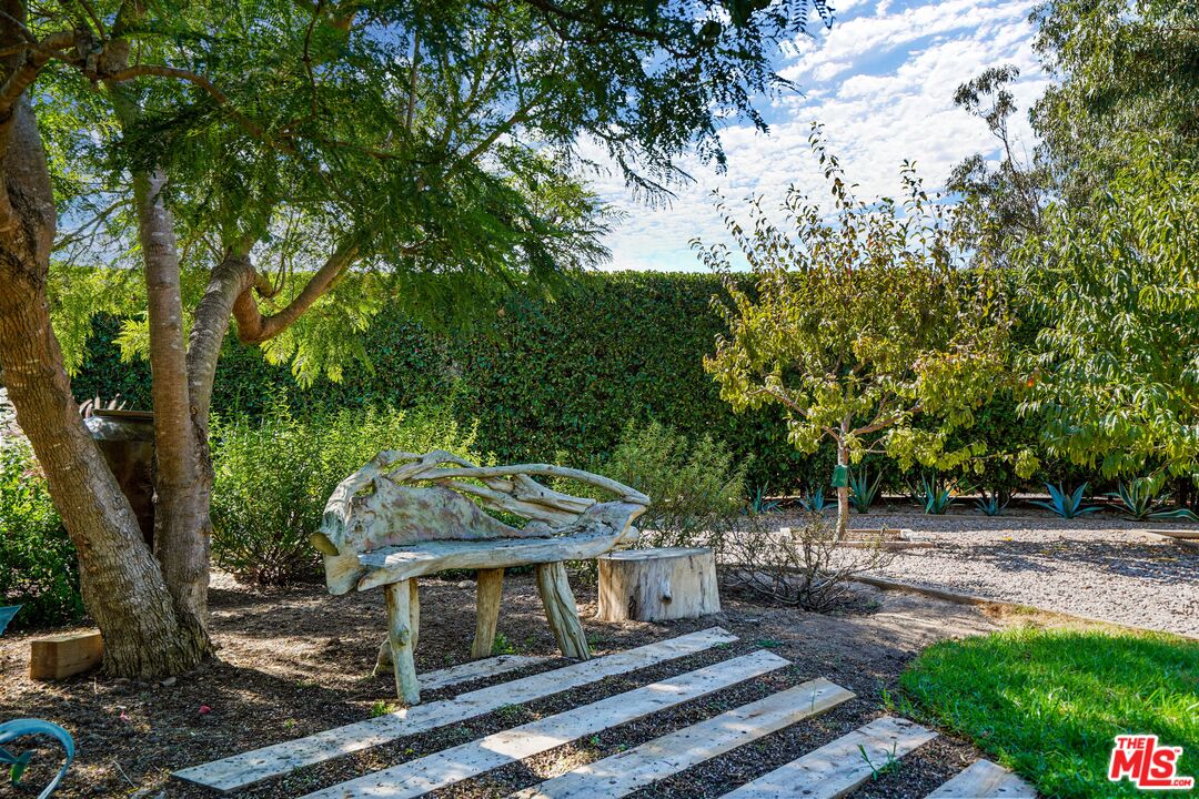 6712 Portshead Rd Unit: Cottage