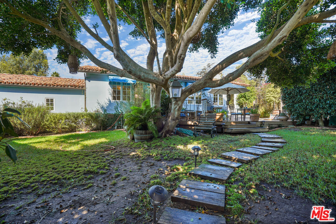 6712 Portshead Rd Unit: Cottage