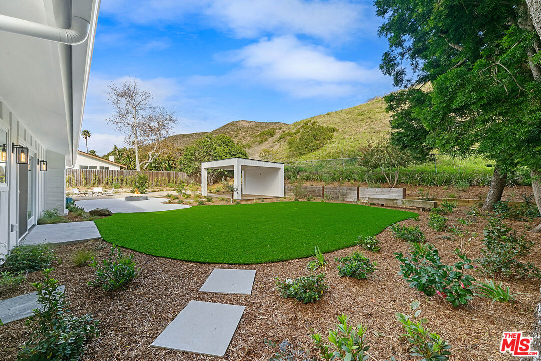 6174 Paseo Canyon Dr