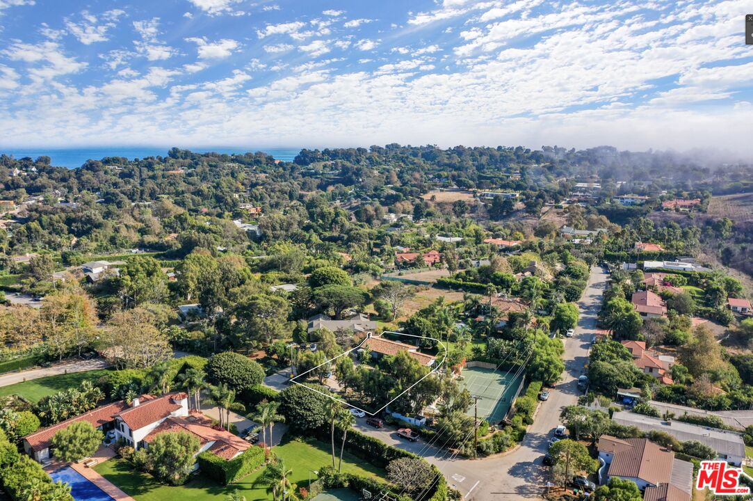 6712 Portshead Rd Unit: Cottage