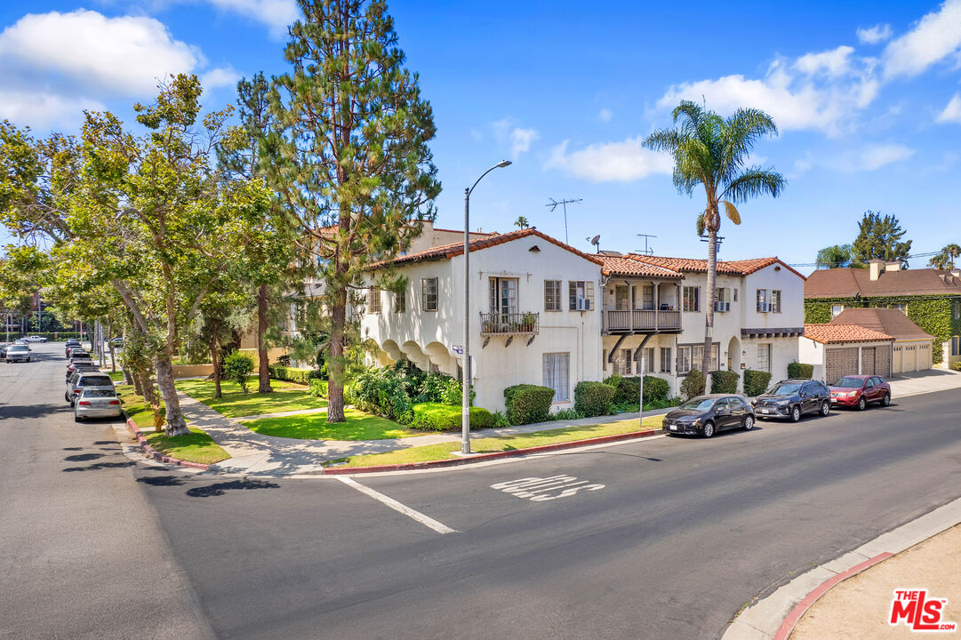 5904 W 2nd Street Unit: D