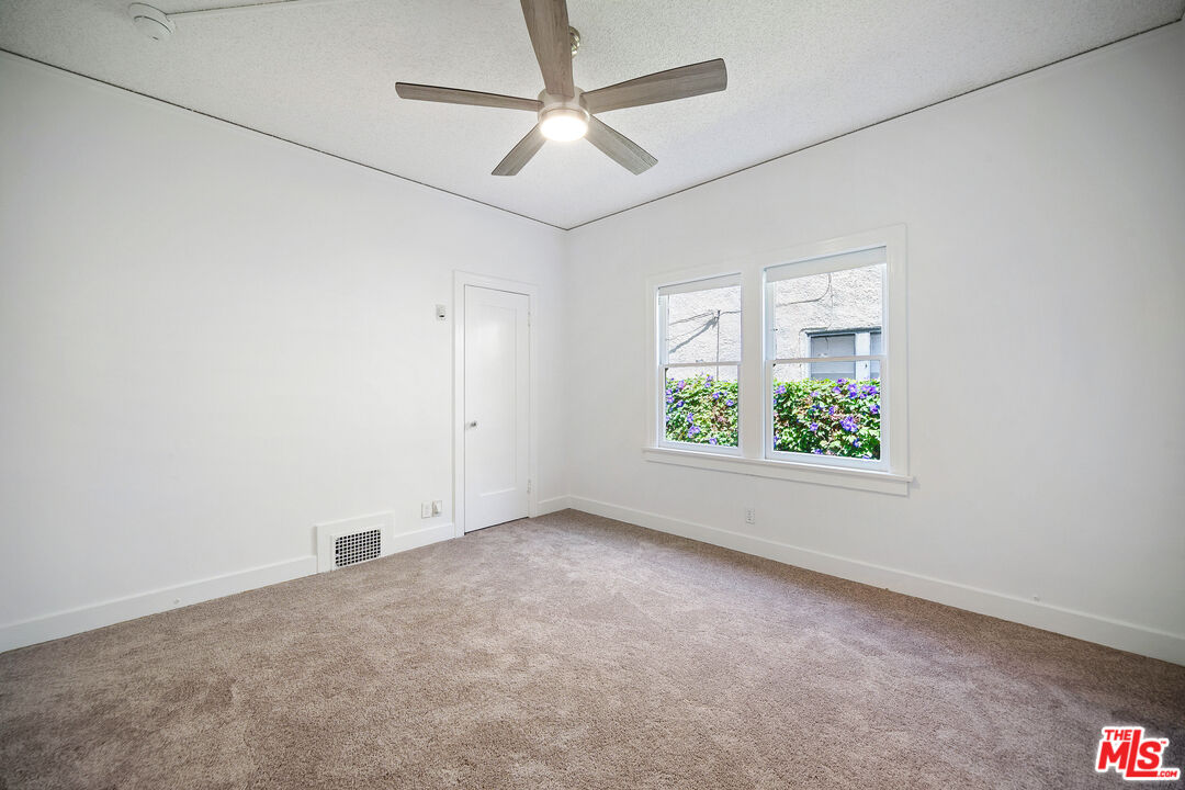 133 S Sycamore Ave Unit: 133