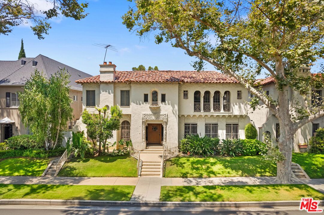 133 S Sycamore Ave Unit: 133