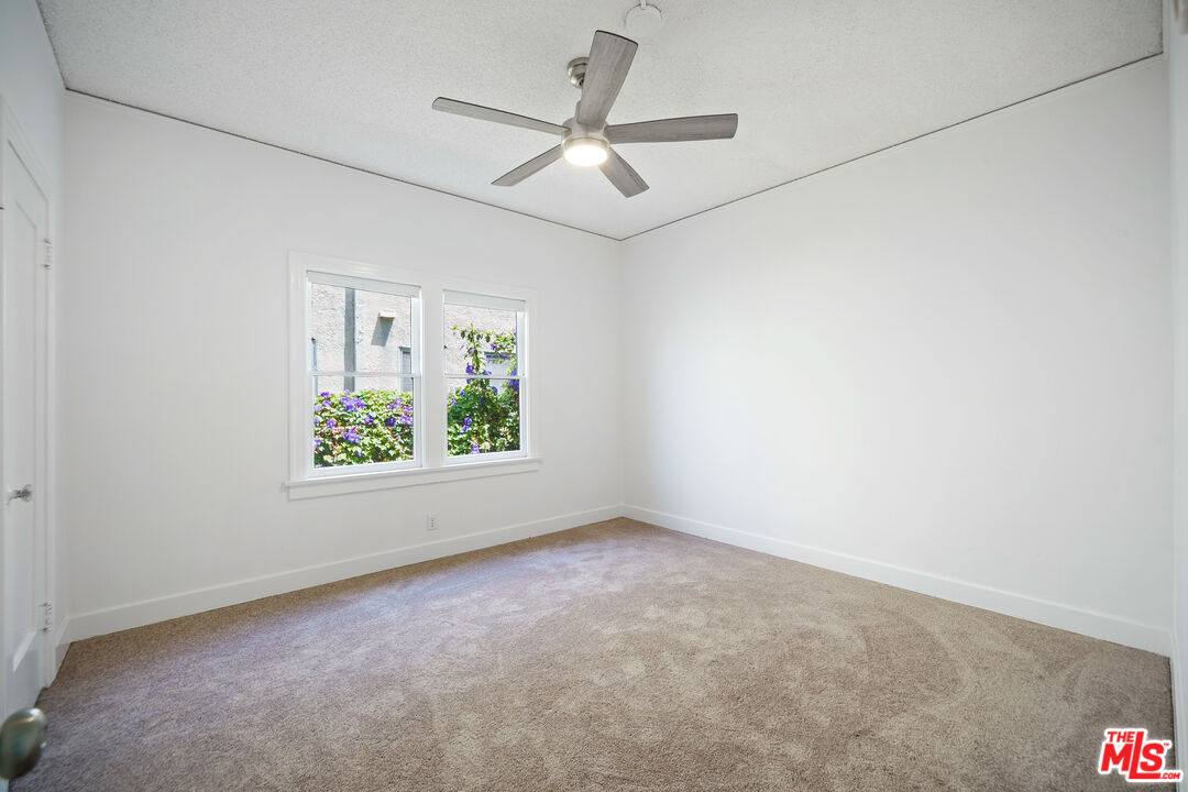 133 S Sycamore Ave Unit: 133