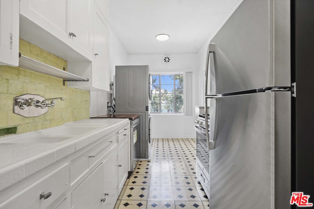 201 S Poinsettia Place Unit: C