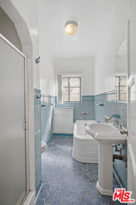 201 S Poinsettia Place Unit: C