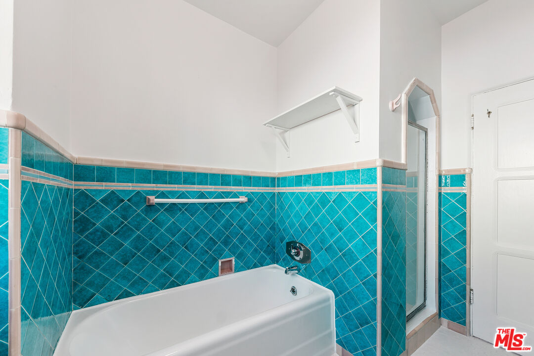 201 S Poinsettia Place Unit: A