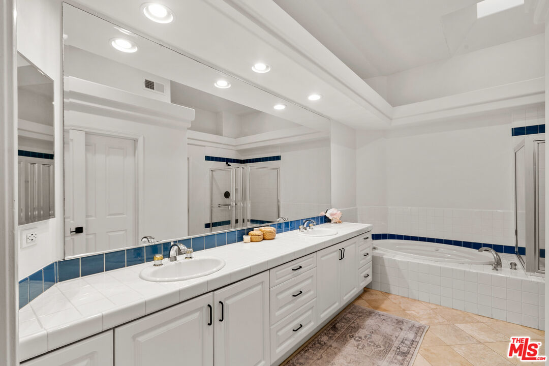 6477 Zuma View Pl Unit: 125