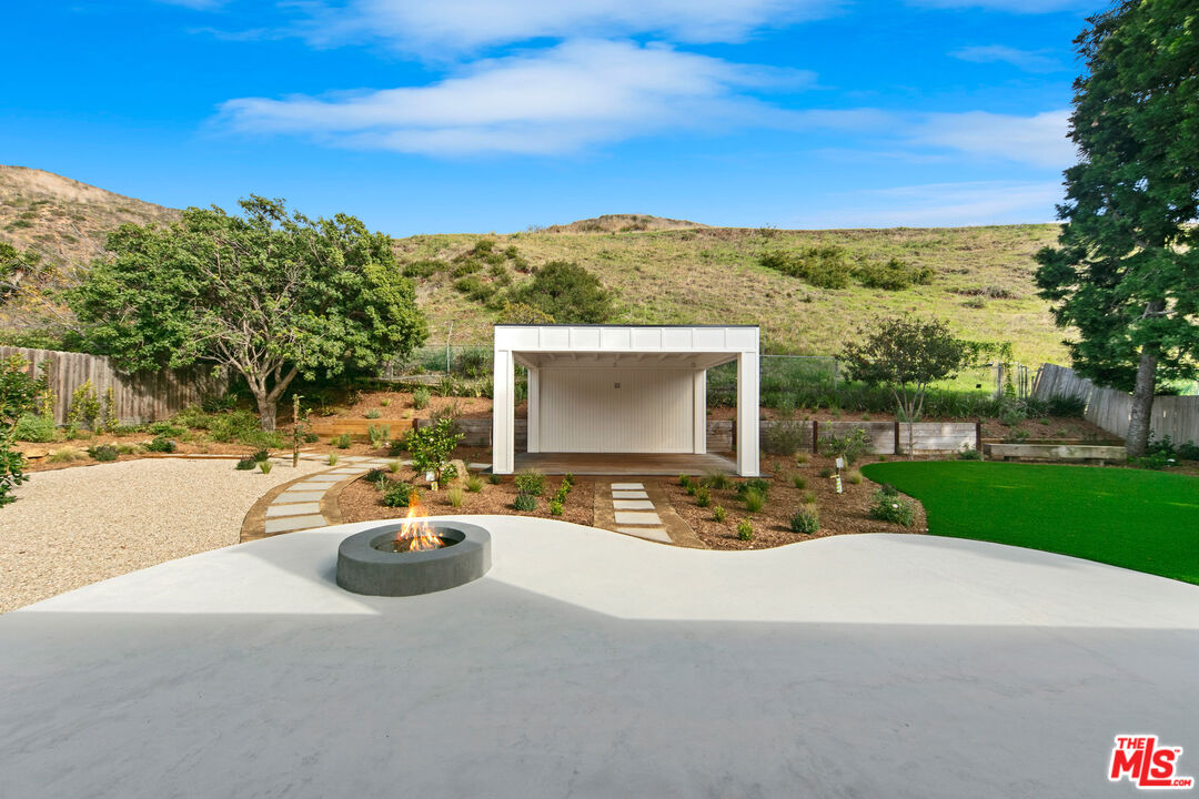 6174 Paseo Canyon Dr