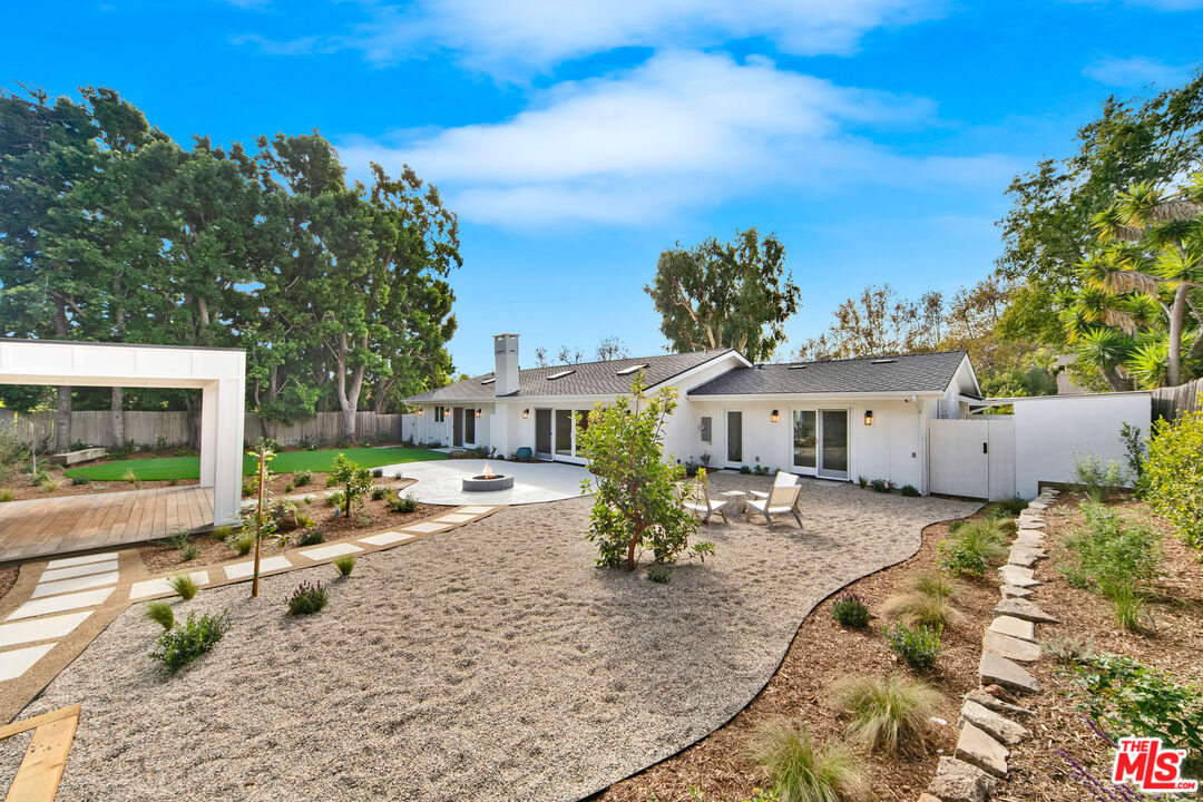 6174 Paseo Canyon Dr