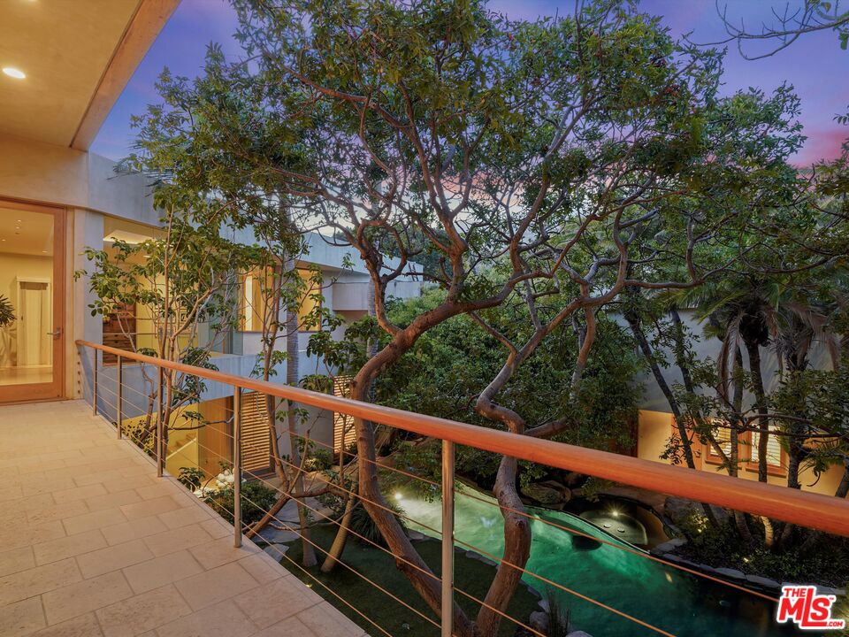 31280 Broad Beach RD