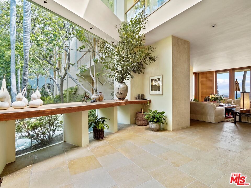 31280 Broad Beach RD