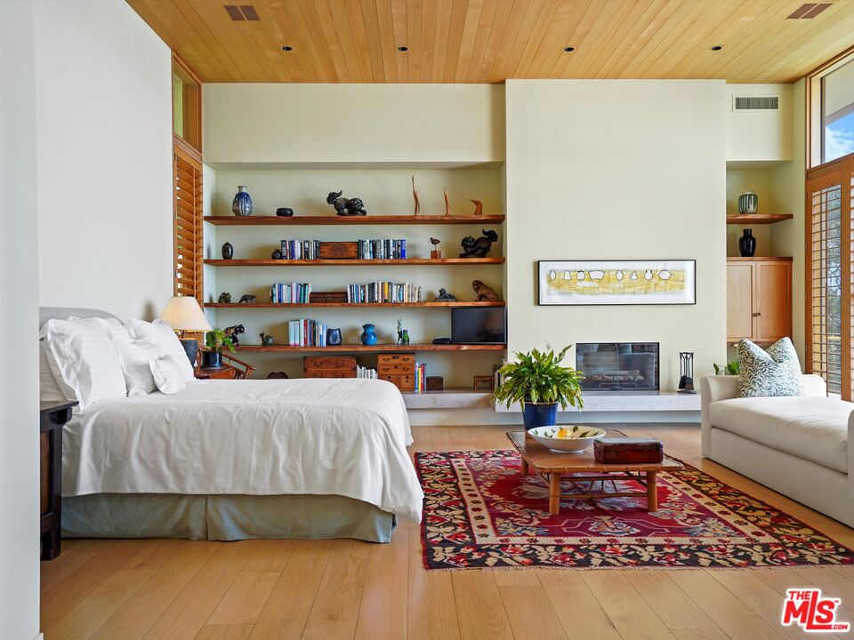 31280 Broad Beach RD