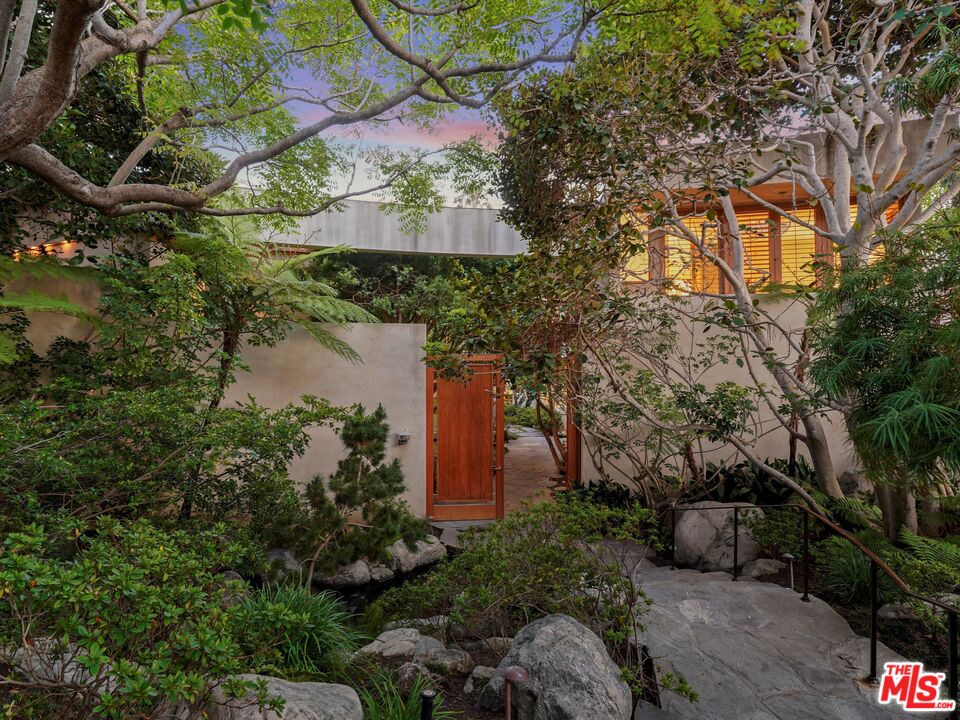 31280 Broad Beach RD