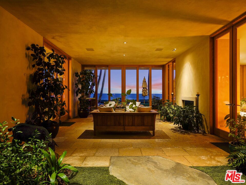 31280 Broad Beach RD