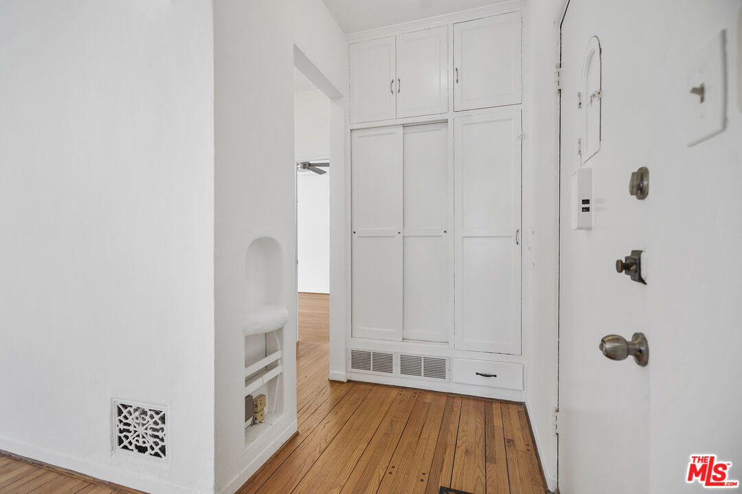 201 S Poinsettia Place Unit: C