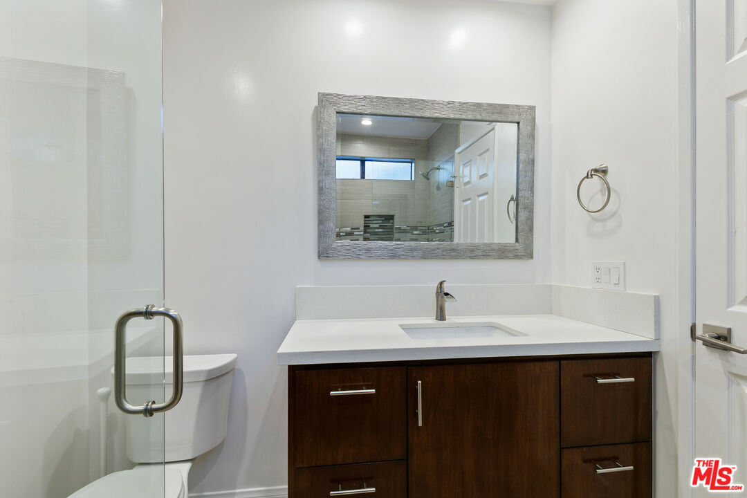 6515 Dume Dr Unit: B