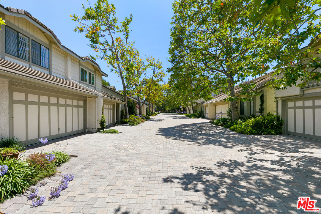 6515 Dume Dr Unit: B