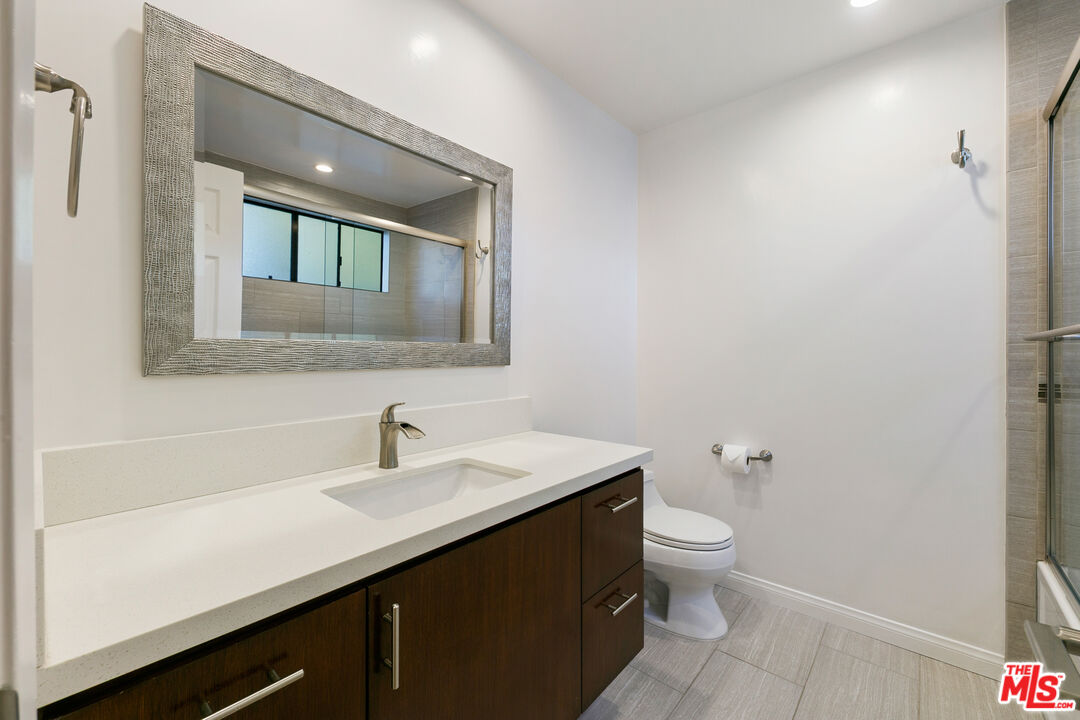 6515 Dume Dr Unit: B