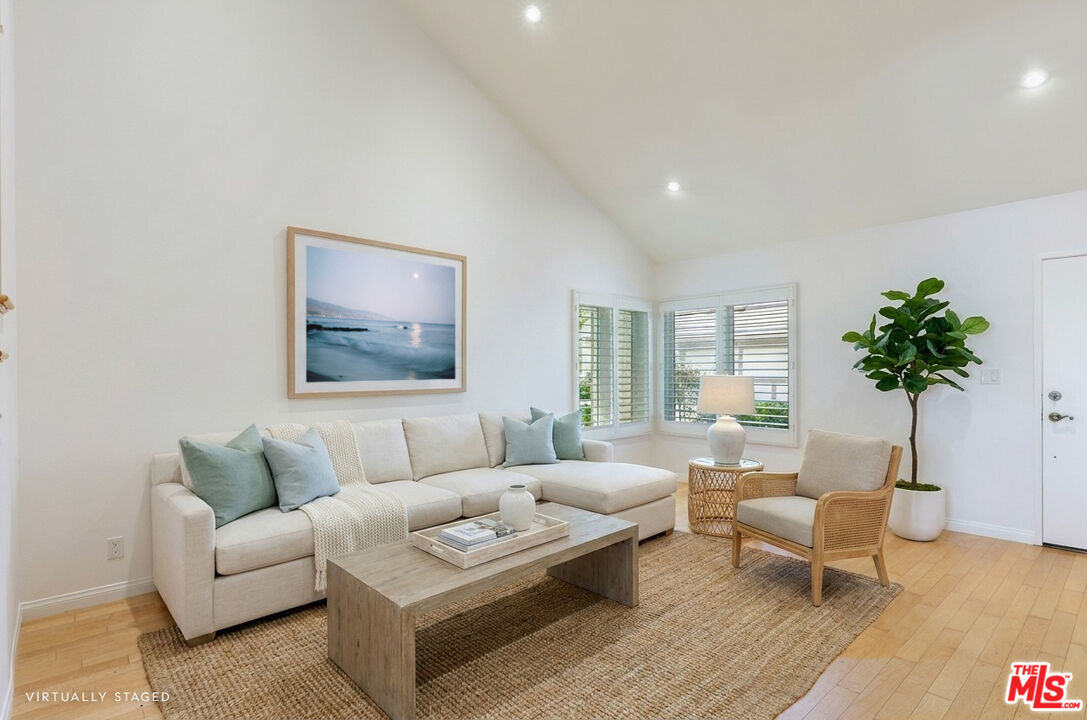 6515 Dume Dr Unit: B