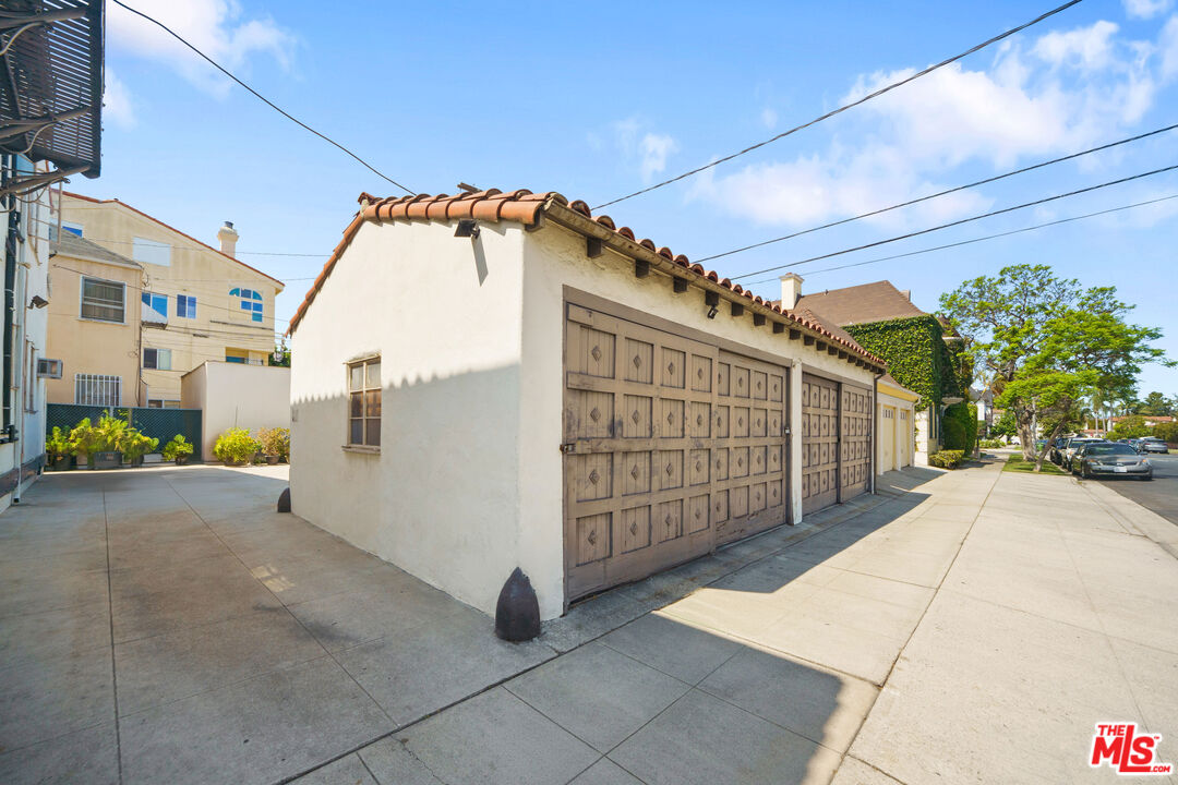201 S Poinsettia Place Unit: A