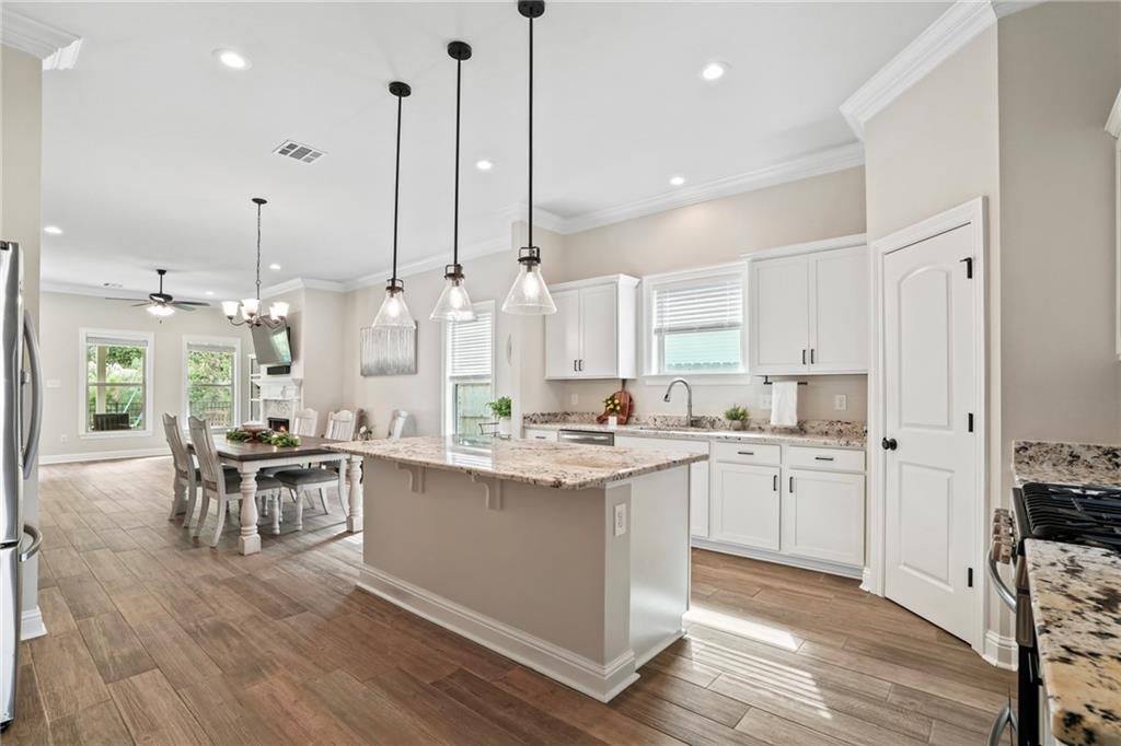 563 TERRACE LAKE Drive