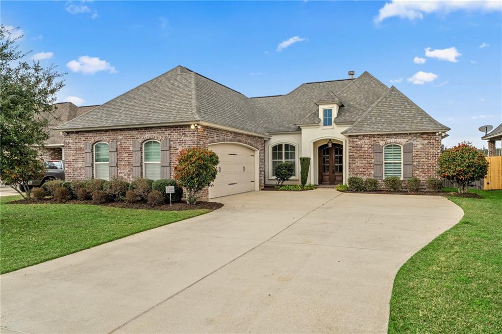1008 CYPRESS CROSSING Drive