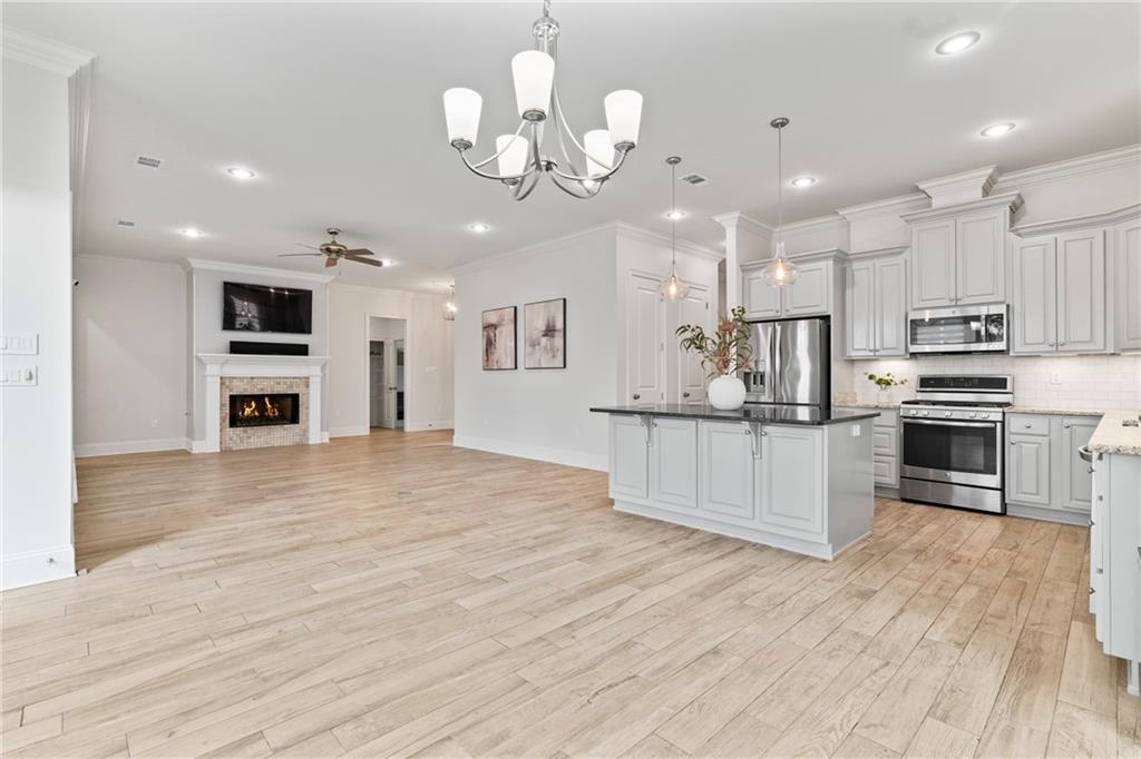 1008 CYPRESS CROSSING Drive