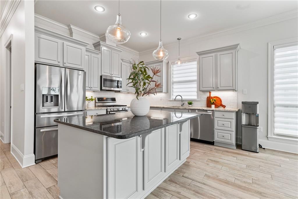 1008 CYPRESS CROSSING Drive