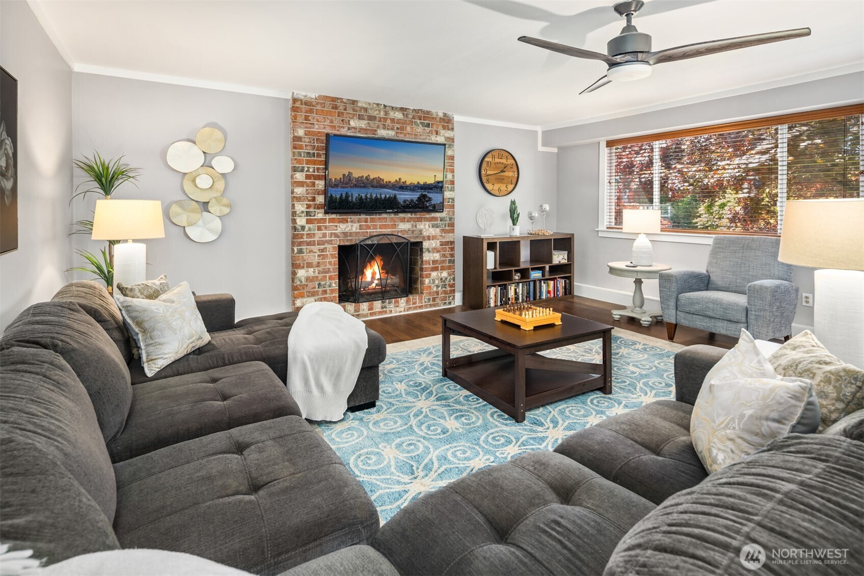 9011 Latona Avenue NE