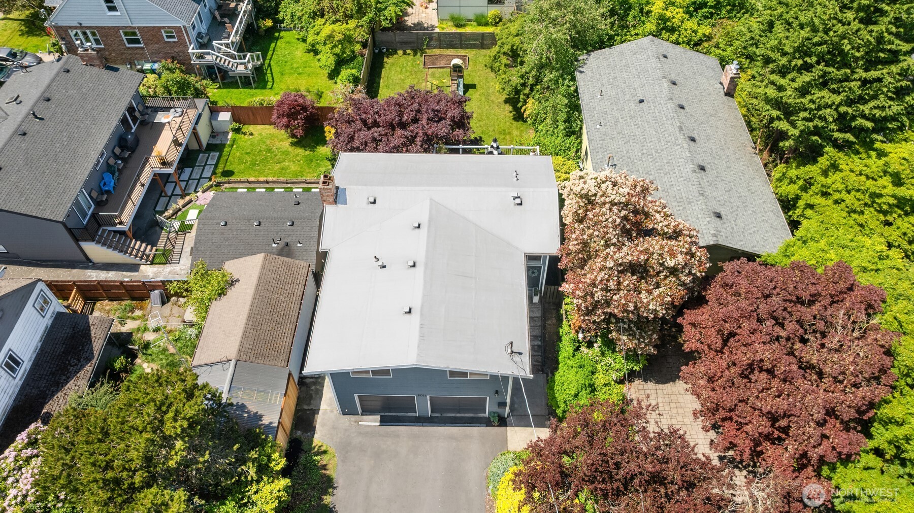 9011 Latona Avenue NE