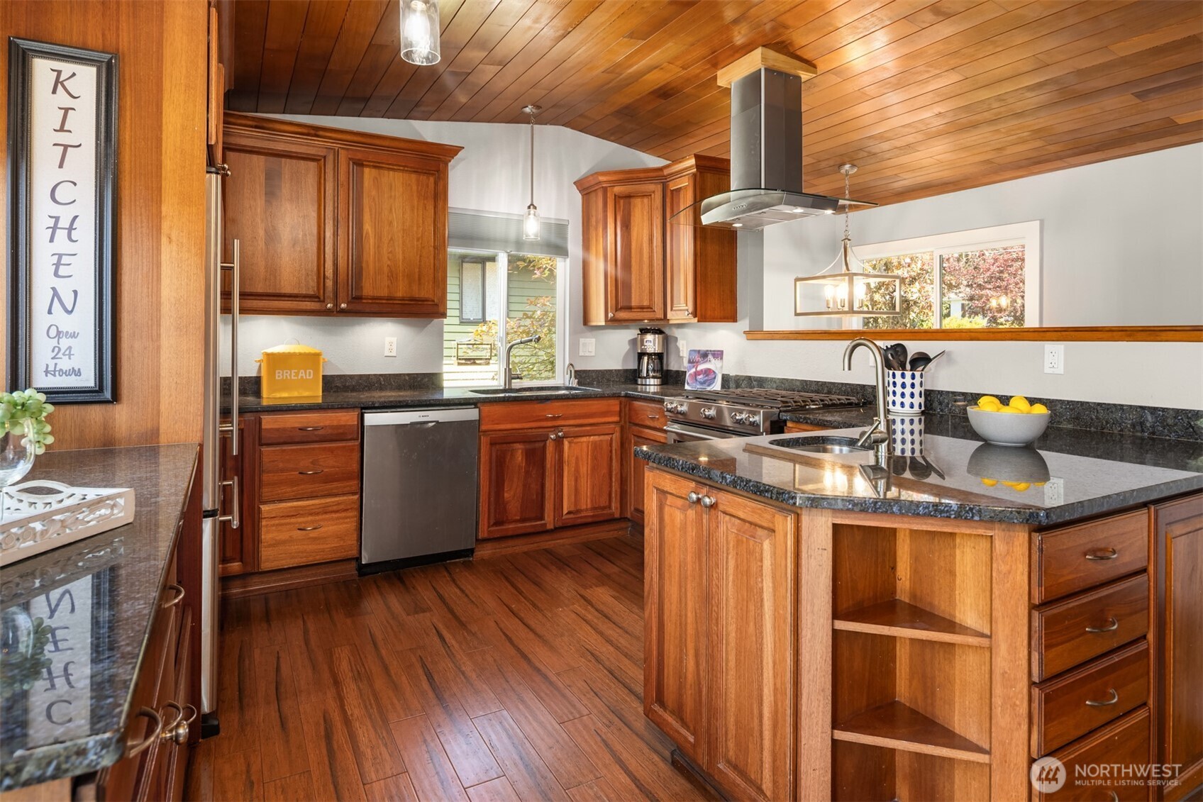 9011 Latona Avenue NE